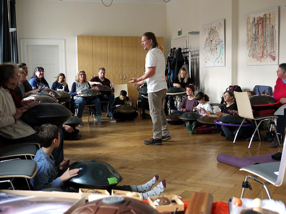 Hangklang Rolf Predotka Handpan Workshop