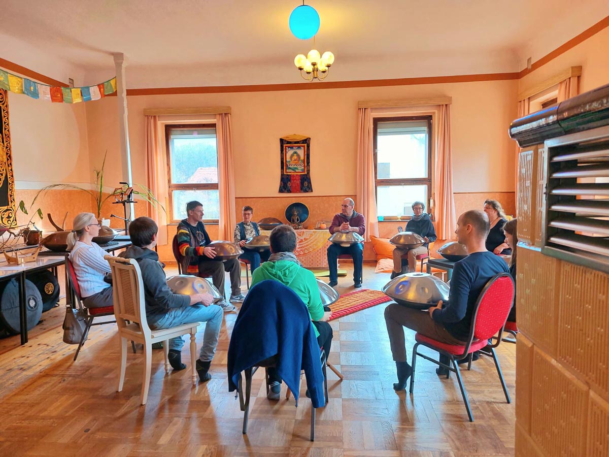 Roland Becker Handpanhof Babben Handpan Workshop